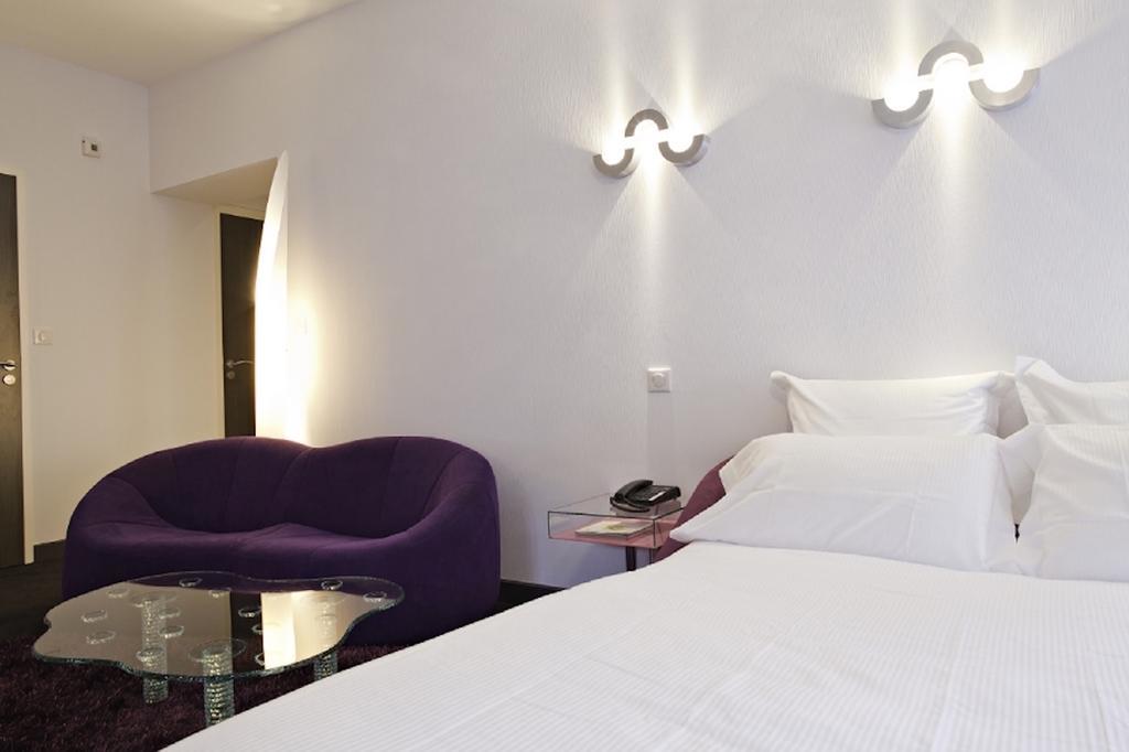 Hotel La Belle Meuniere Royat Esterno foto