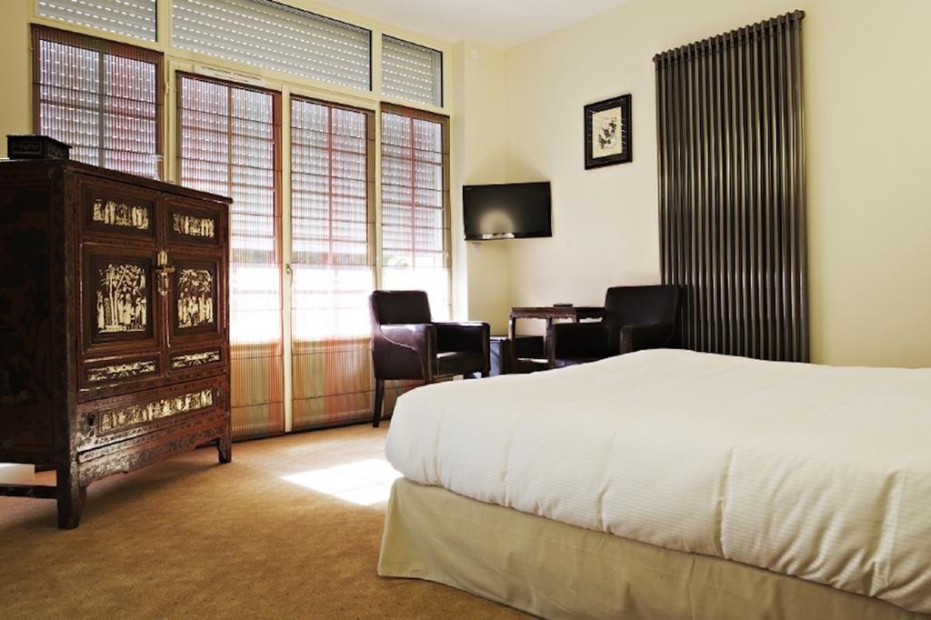 Hotel La Belle Meuniere Royat Esterno foto