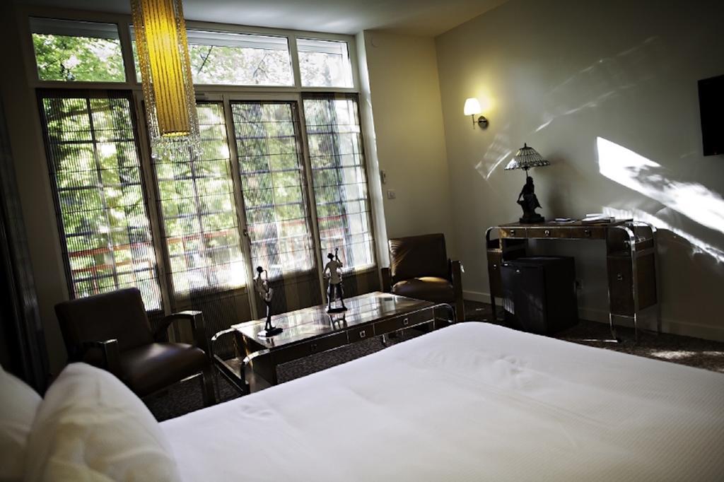Hotel La Belle Meuniere Royat Esterno foto